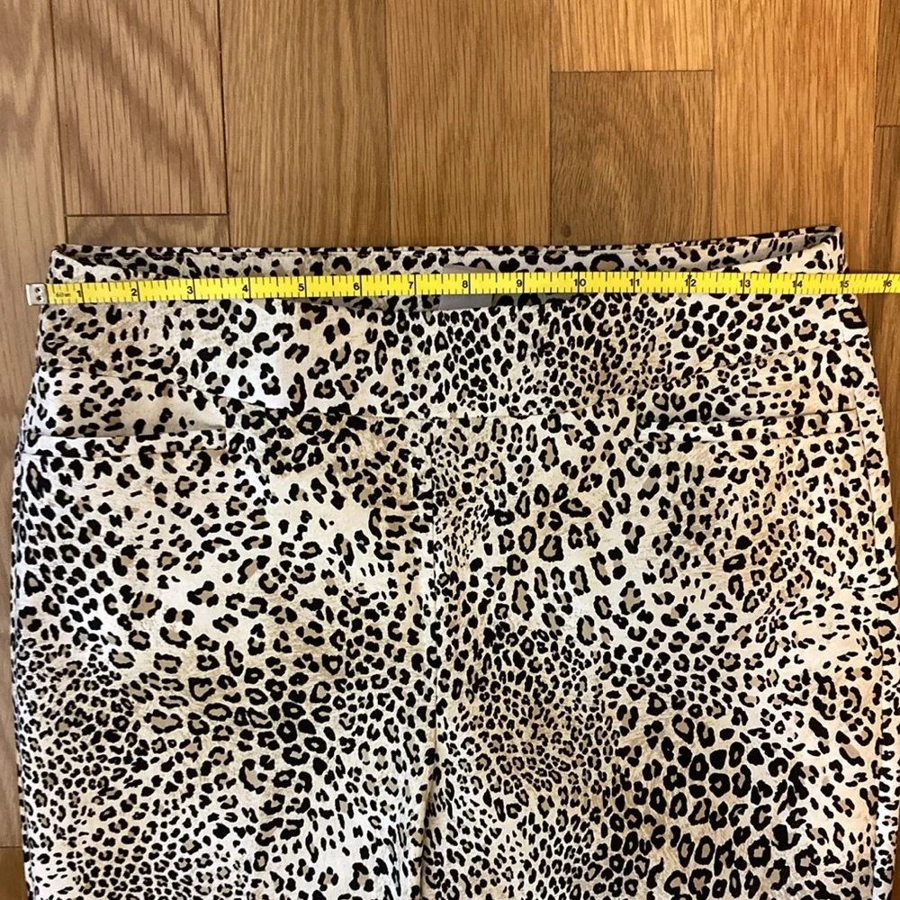 Chico’s Animal Print Slacks size 4 - Picture 6 of 10